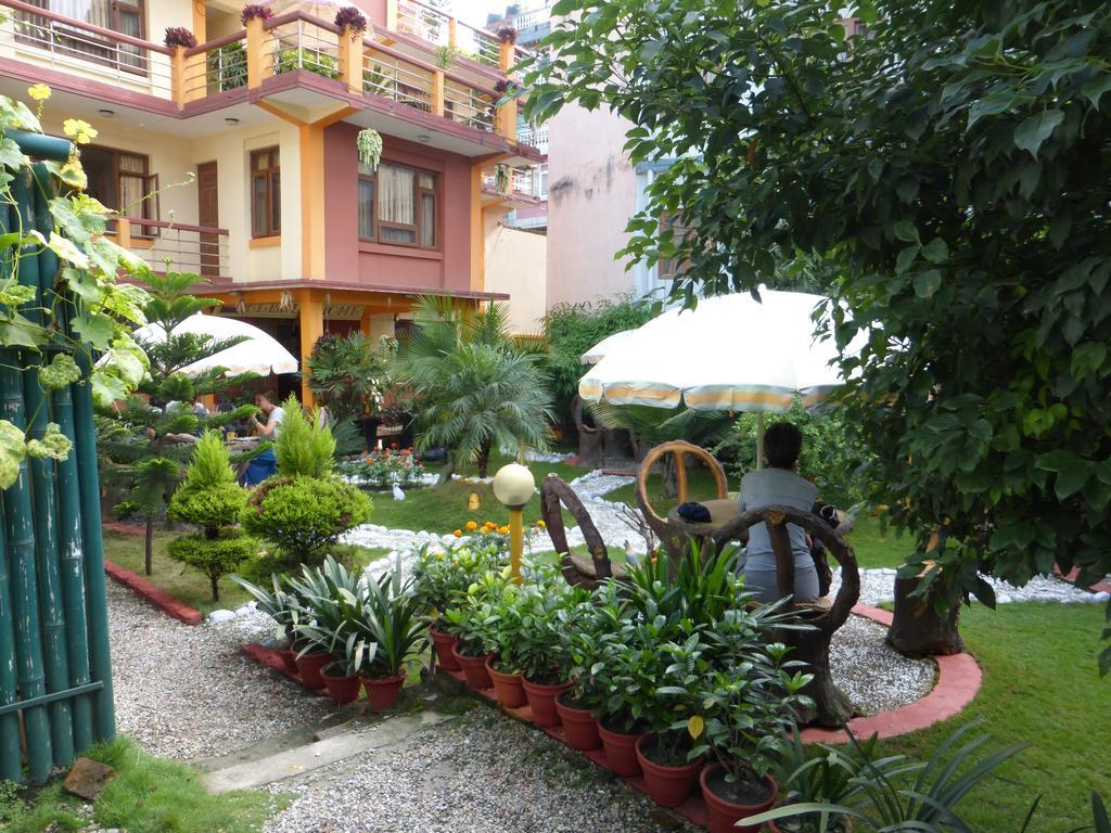 Elbrus Home Kathmandu Buitenkant foto