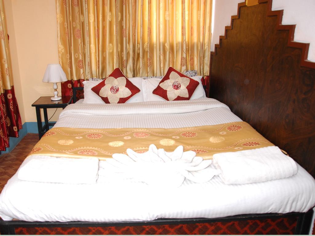 Elbrus Home Kathmandu Buitenkant foto