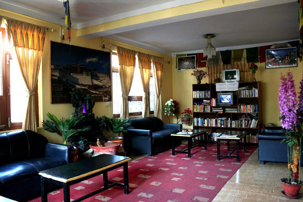 Elbrus Home Kathmandu Buitenkant foto